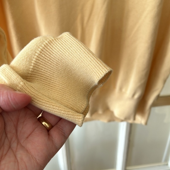 IZOD men’s medium cotton V neck sweater peachy warm yellow, great condition - Picture 4 of 5
